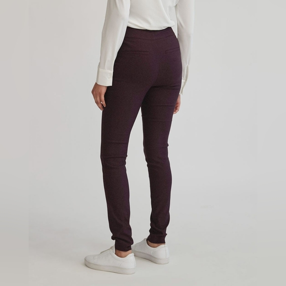 RW&CO High Rise City Legging Pant in Blackberry in Small Size with 31.5" Length - Picture 4 of 5